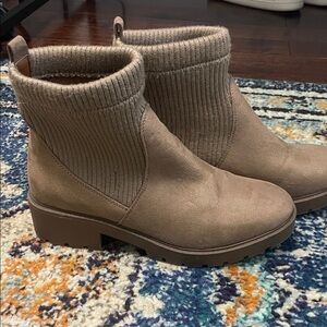 Sweater & Suede Chelsea Boots